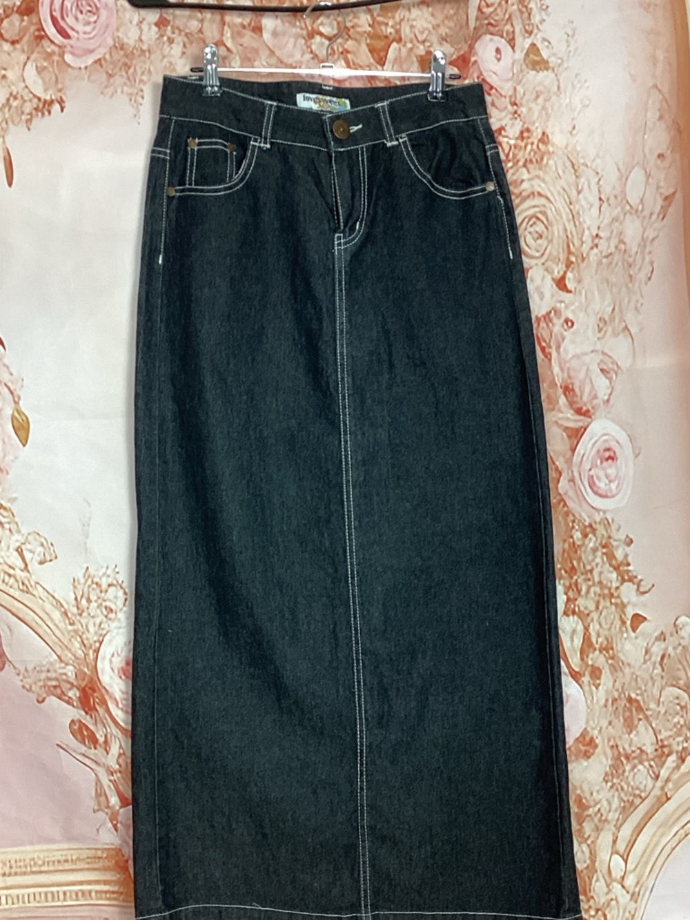 Dark Wash Denim Maxi Skirt with Contrast Stitching